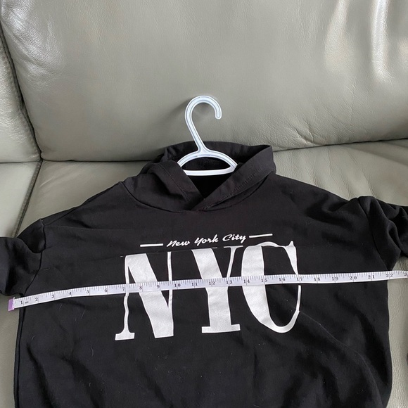 H and M | cropped hoodie. Size 12-14 years - Picture 5 of 6